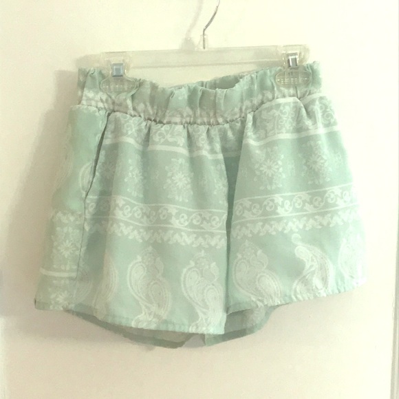 Francesca’s Teal and White Printed high shorts - Picture 1 of 1